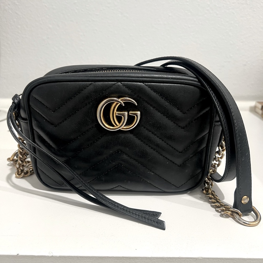 GUCCI GG MARMONT MINI CROSSBODY BAG BLACK